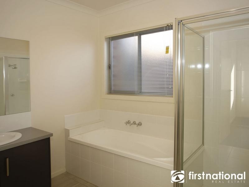 21 Celebration Circuit, Pakenham VIC 3810