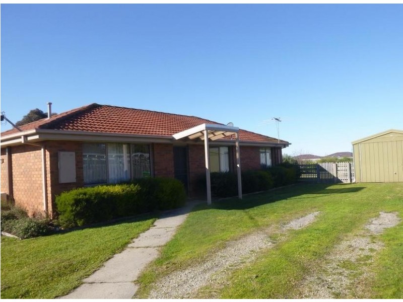 31 Cameron Way, Pakenham VIC 3810