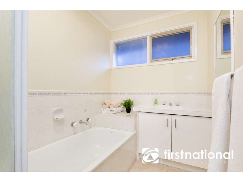 129 Eagle Drive, Pakenham VIC 3810