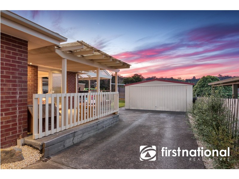 129 Eagle Drive, Pakenham VIC 3810
