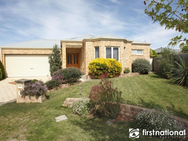 8 Pineview Court, Narre Warren South VIC 3805