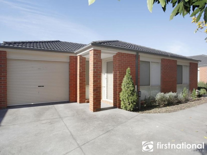 2/4 Jamieson Court, Pakenham VIC 3810