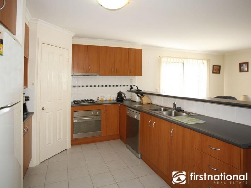 2/4 Jamieson Court, Pakenham VIC 3810