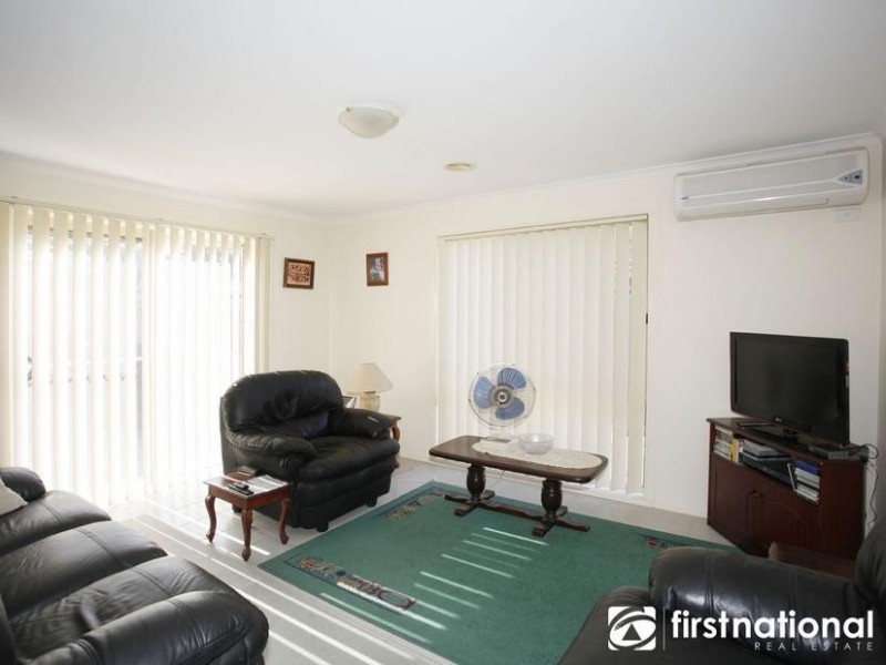 2/4 Jamieson Court, Pakenham VIC 3810