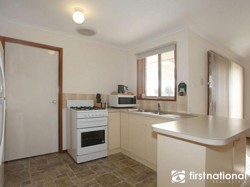 2/4 Jan Maree Court, Pakenham VIC 3810