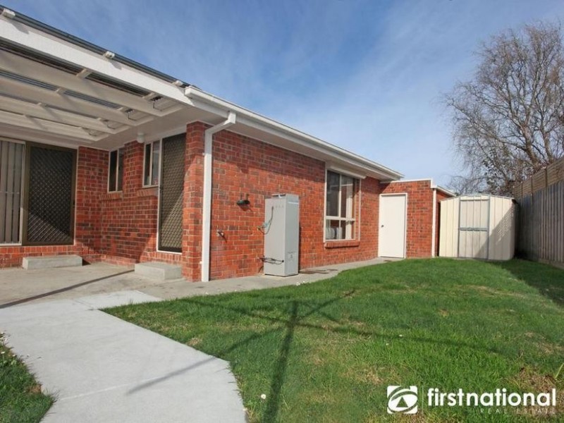 2/4 Jan Maree Court, Pakenham VIC 3810