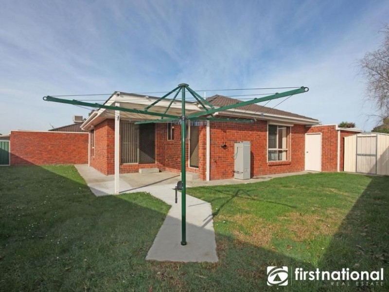 2/4 Jan Maree Court, Pakenham VIC 3810