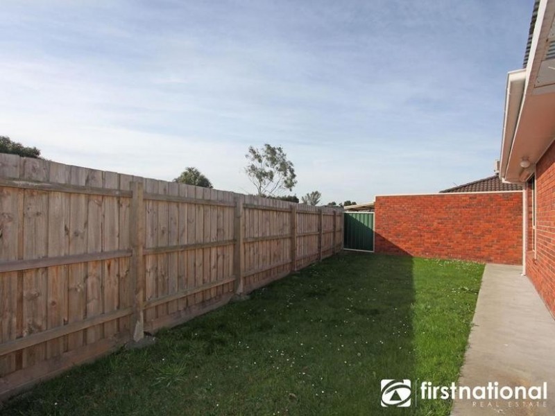 2/4 Jan Maree Court, Pakenham VIC 3810