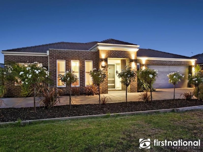 3 McAuley Avenue, Pakenham VIC 3810