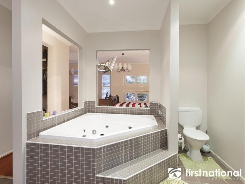 3 McAuley Avenue, Pakenham VIC 3810