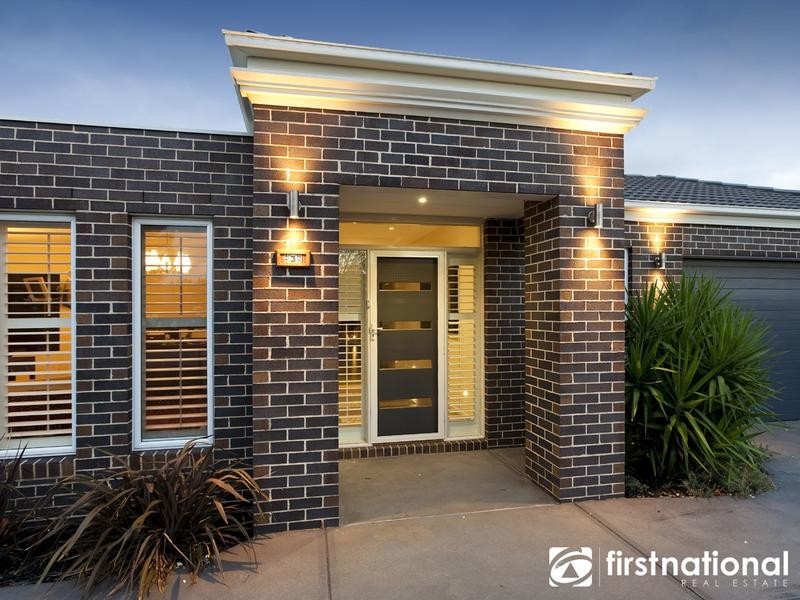 3 McAuley Avenue, Pakenham VIC 3810