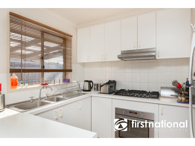 2/13 Savage Street, Pakenham VIC 3810