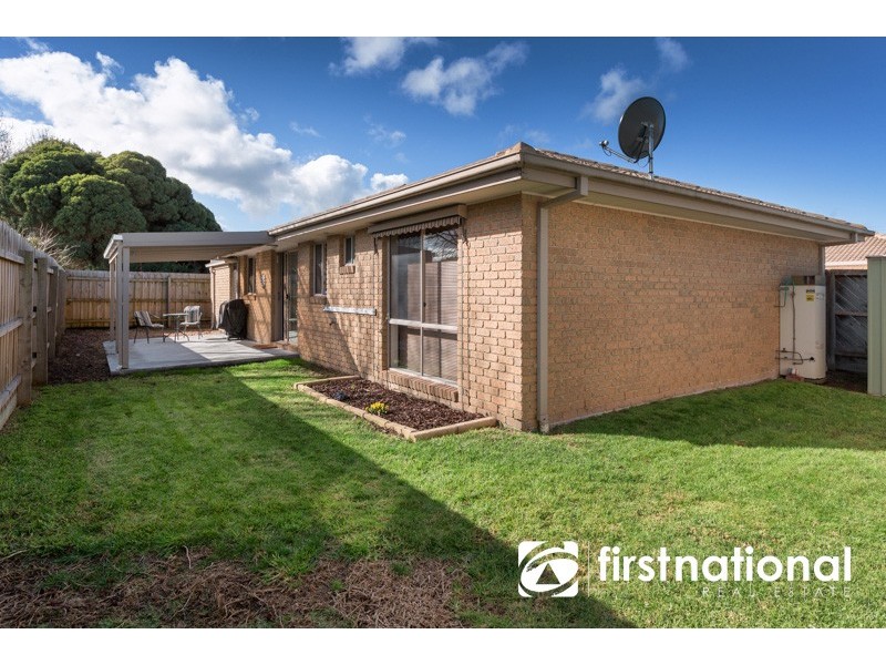 2/13 Savage Street, Pakenham VIC 3810