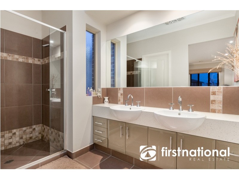 1 Dairy Close, Officer VIC 3809