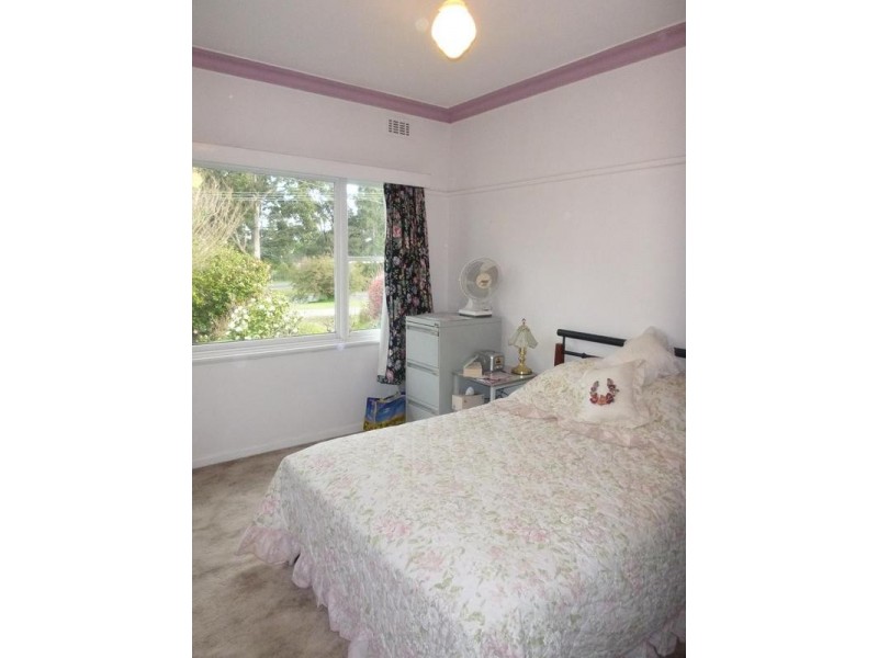 251 Princes Highway, Officer VIC 3809