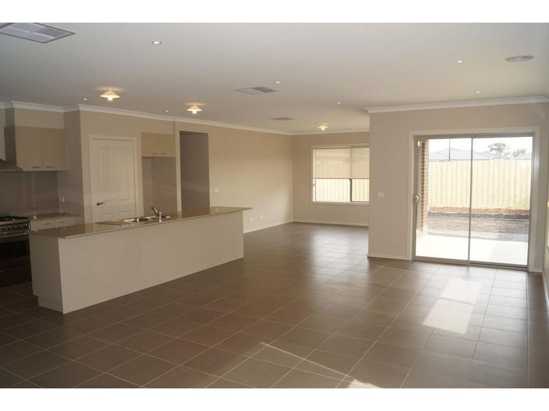 21 Peridot Avenue, Officer VIC 3809