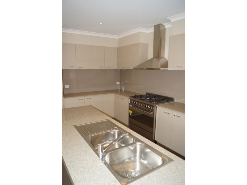 21 Peridot Avenue, Officer VIC 3809