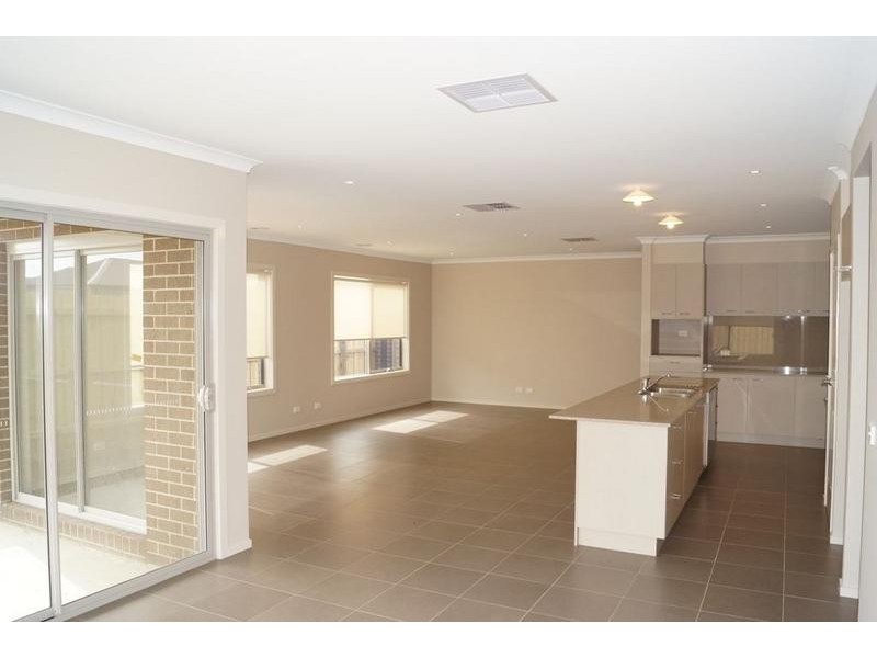 21 Peridot Avenue, Officer VIC 3809