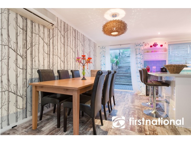 19 Fleming Terrace, Pakenham VIC 3810