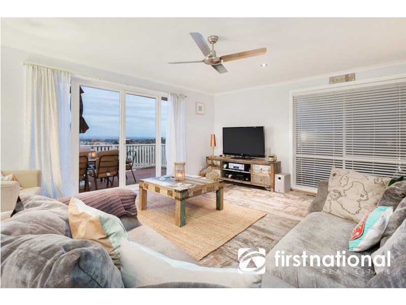 19 Fleming Terrace, Pakenham VIC 3810