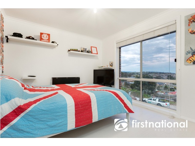 19 Fleming Terrace, Pakenham VIC 3810