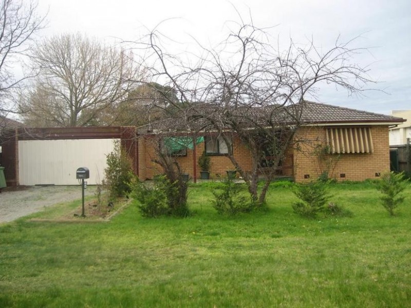 14 Wadsley Avenue, Pakenham VIC 3810