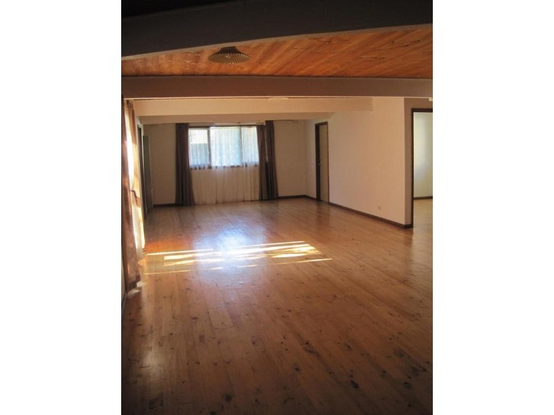 14 Wadsley Avenue, Pakenham VIC 3810