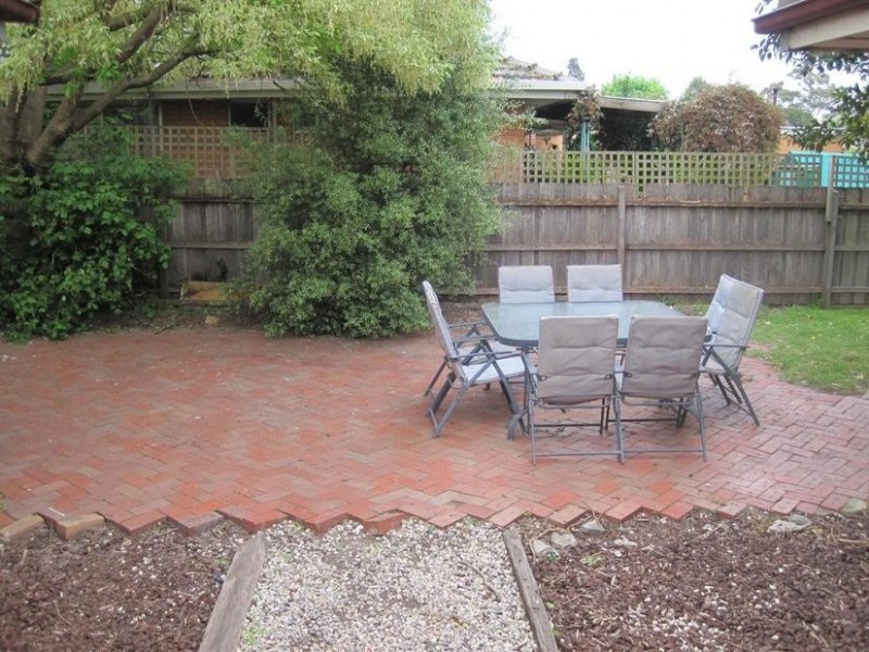 14 Wadsley Avenue, Pakenham VIC 3810