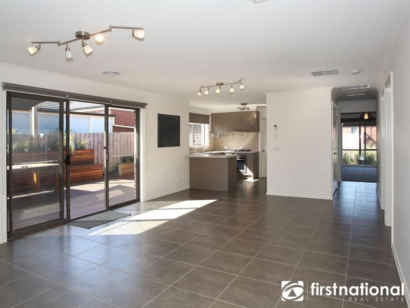 1 Swamp Gum Close, Pakenham VIC 3810