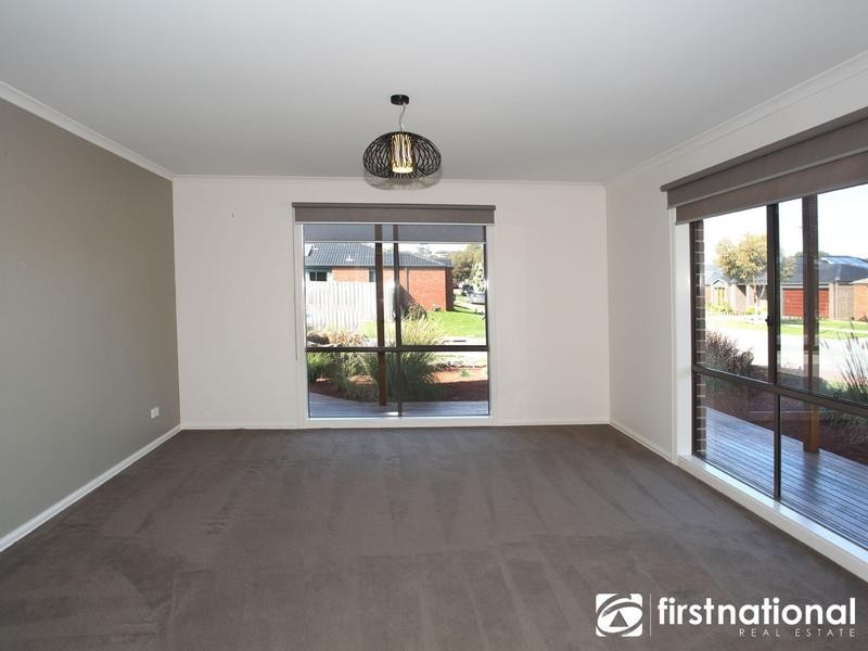 1 Swamp Gum Close, Pakenham VIC 3810