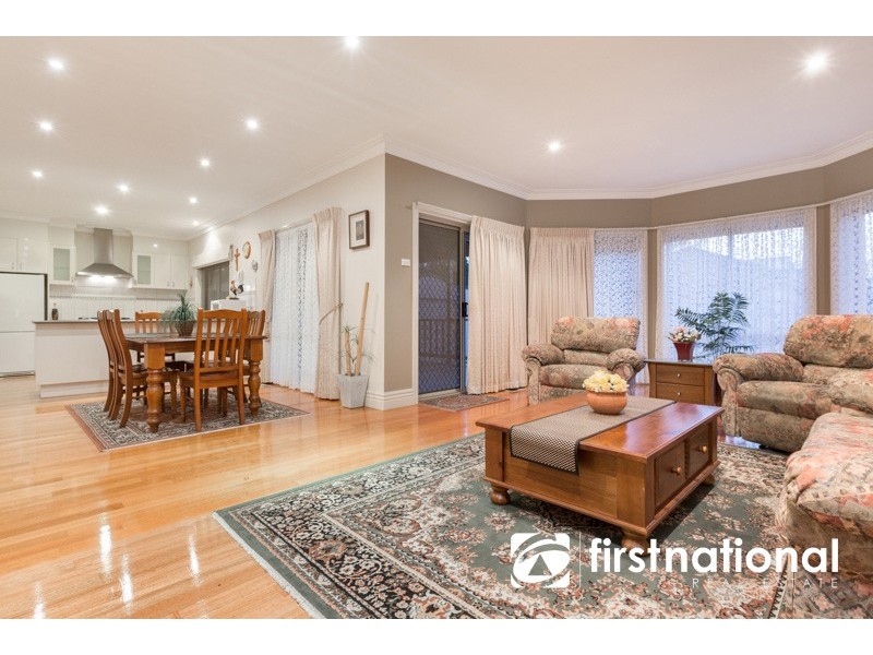 28 Flinders Chase, Pakenham VIC 3810