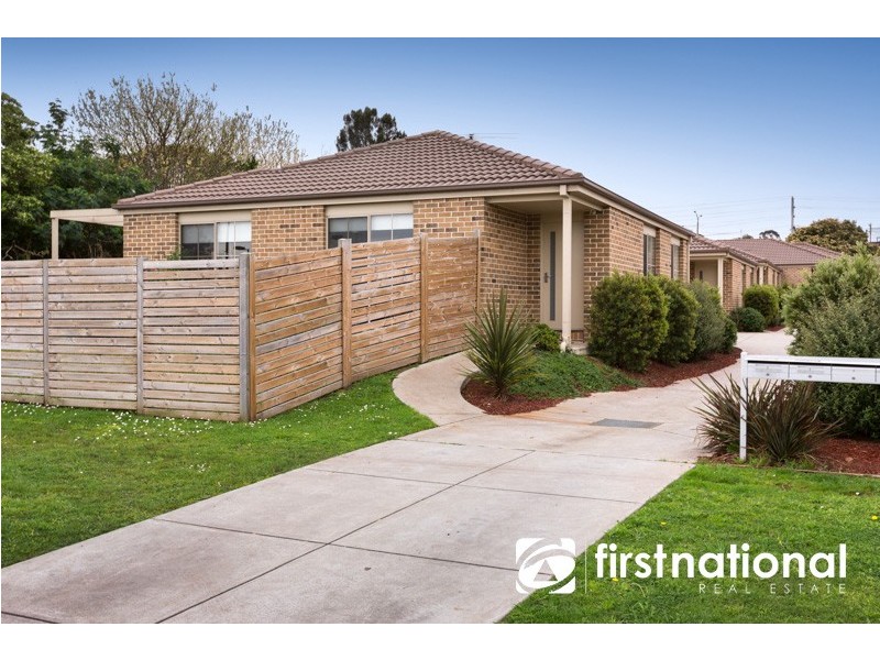 1/4 Anderson Street, Pakenham VIC 3810