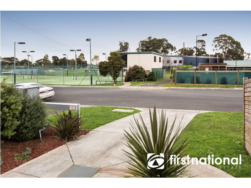 1/4 Anderson Street, Pakenham VIC 3810