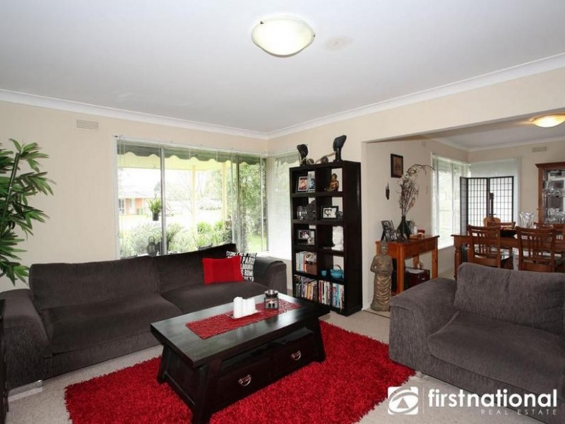 6 O’Shannessy Street, Pakenham VIC 3810