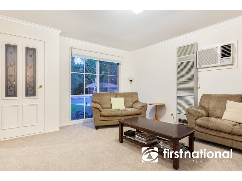 6 Bastow Close, Pakenham VIC 3810