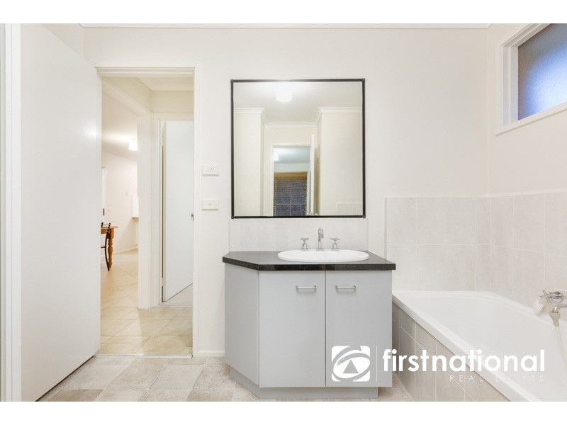 6 Bastow Close, Pakenham VIC 3810