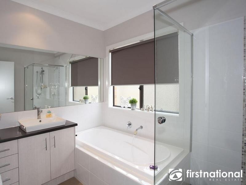 4 Dream Court, Pakenham VIC 3810