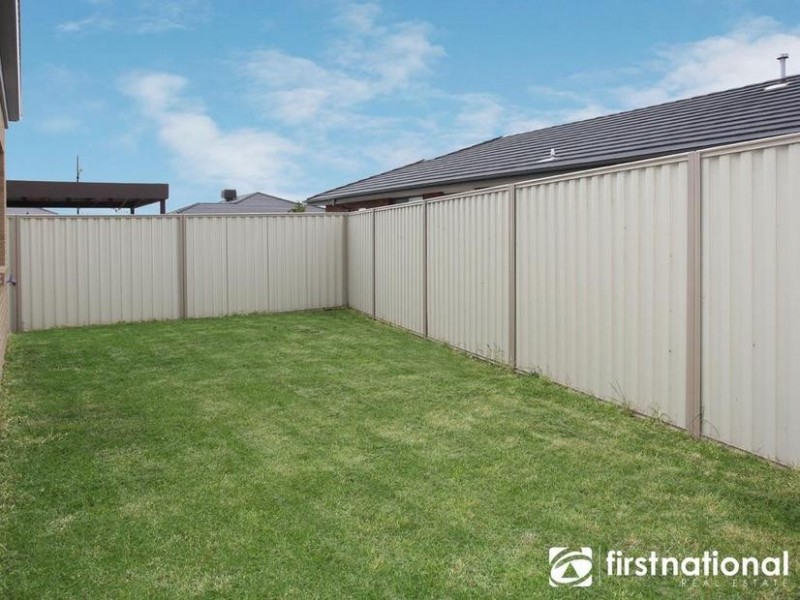 4 Dream Court, Pakenham VIC 3810