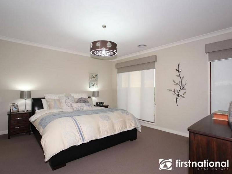 37 Harrison Way, Pakenham VIC 3810