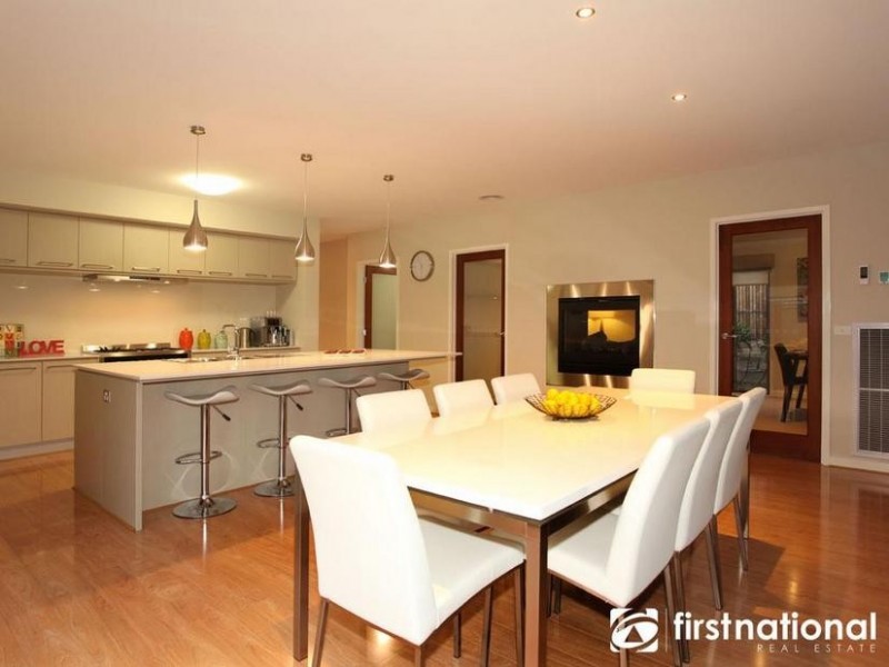 37 Harrison Way, Pakenham VIC 3810