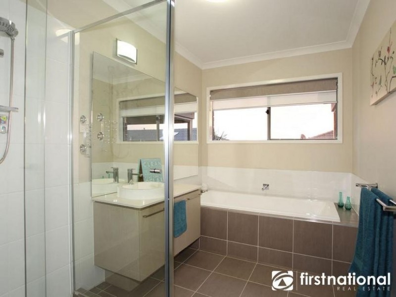 37 Harrison Way, Pakenham VIC 3810