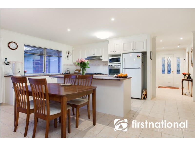 6 Wisteria Court, Pakenham VIC 3810