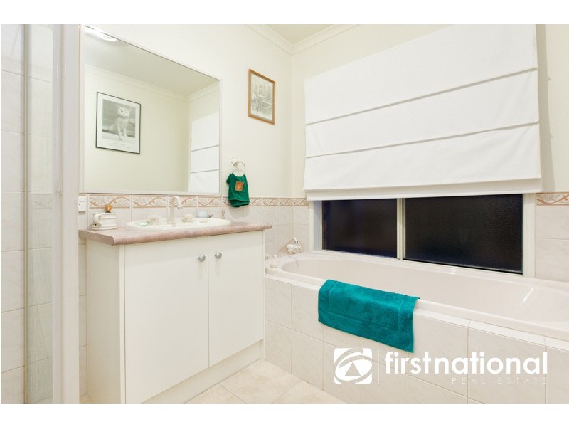 6 Wisteria Court, Pakenham VIC 3810