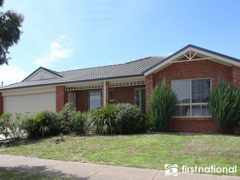 6 Tea Tree Close, Pakenham VIC 3810