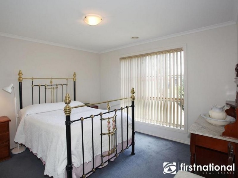 6 Tea Tree Close, Pakenham VIC 3810