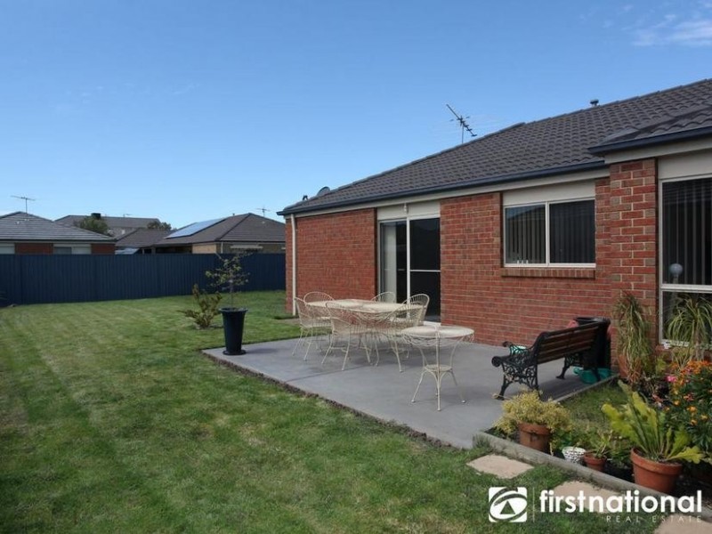 6 Tea Tree Close, Pakenham VIC 3810