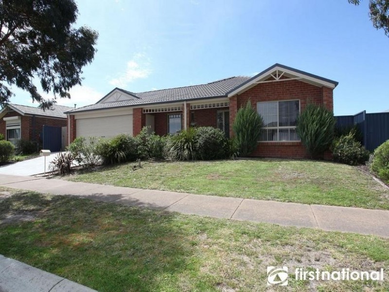 6 Tea Tree Close, Pakenham VIC 3810