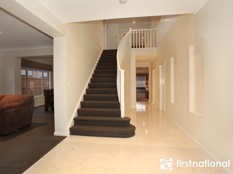 46 Mountainview Boulevard, Cranbourne North VIC 3977