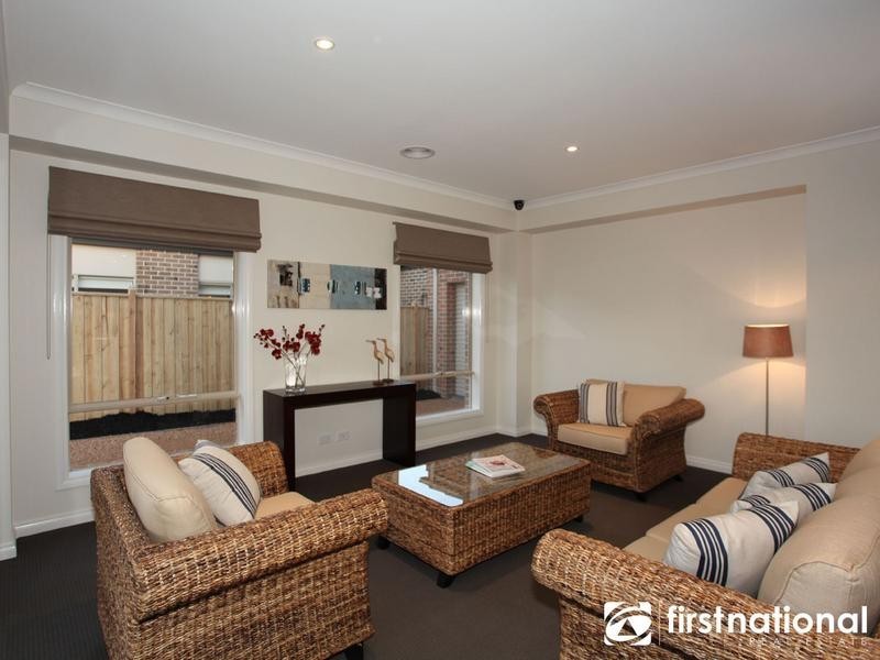 46 Mountainview Boulevard, Cranbourne North VIC 3977