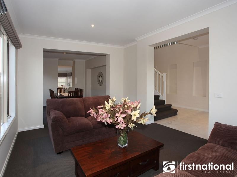 46 Mountainview Boulevard, Cranbourne North VIC 3977